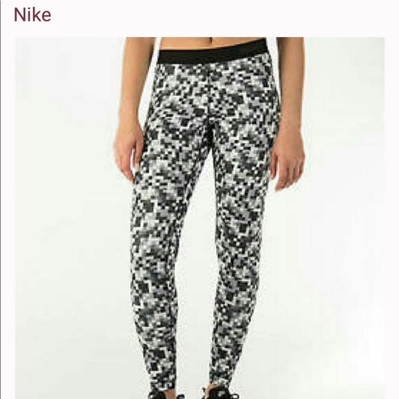 Nike Pro Pixel Camo Print Leggings - Picture 1 of 8